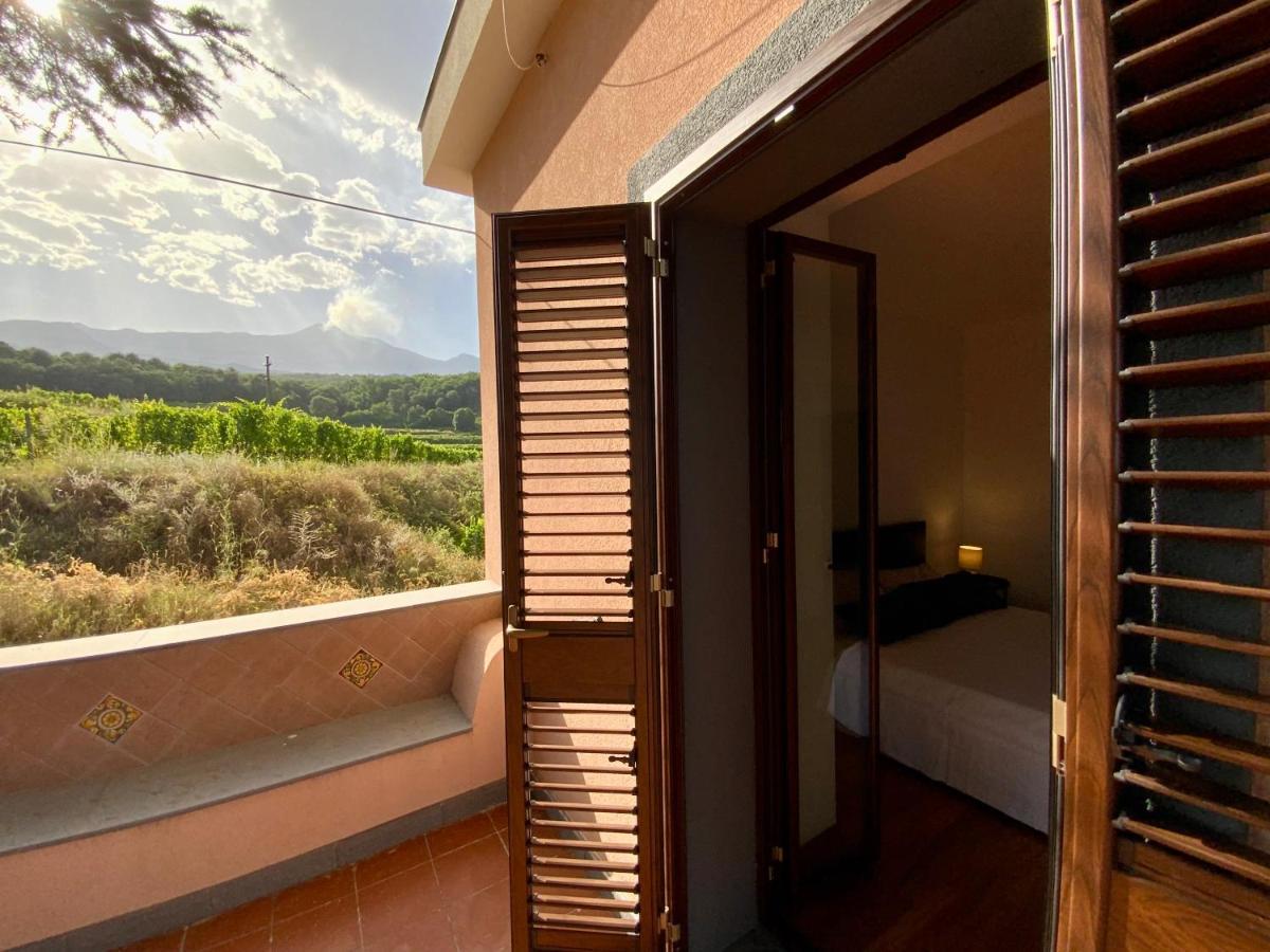 Tenuta Kiwi Dell'Etna Milo Buitenkant foto